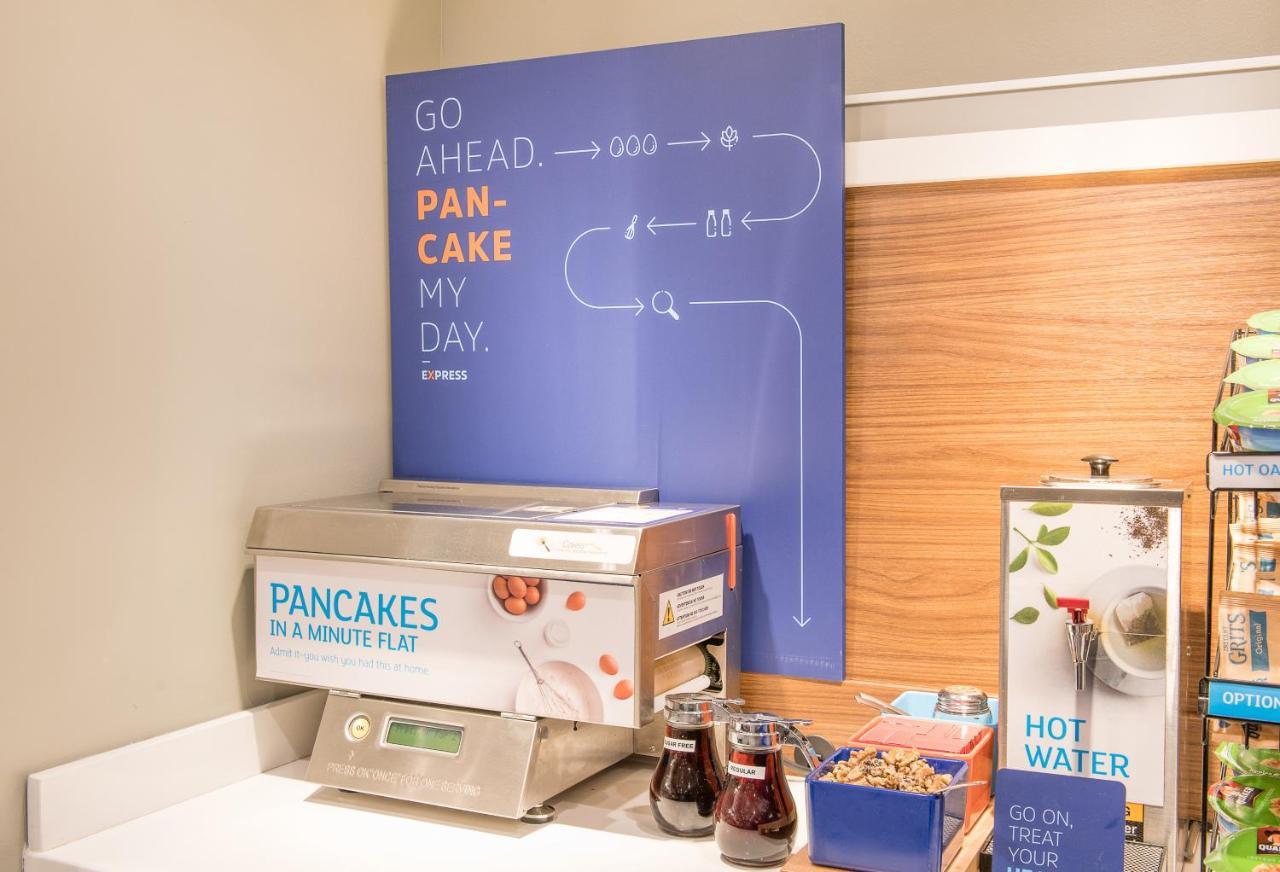 Holiday Inn Express & Suites Columbia-I-26 @ Harbison Blvd By Ihg Eksteriør billede
