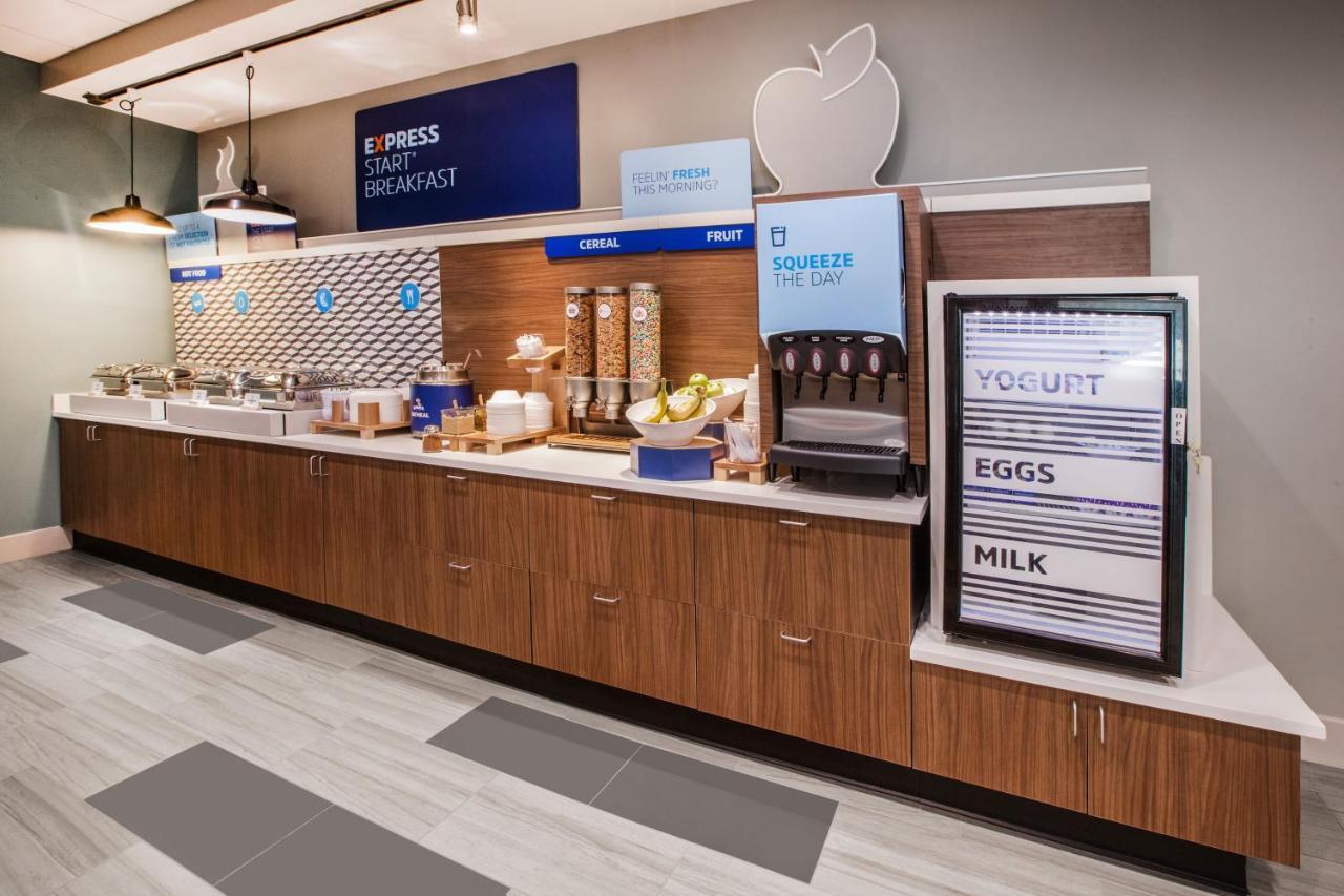 Holiday Inn Express & Suites Columbia-I-26 @ Harbison Blvd By Ihg Eksteriør billede