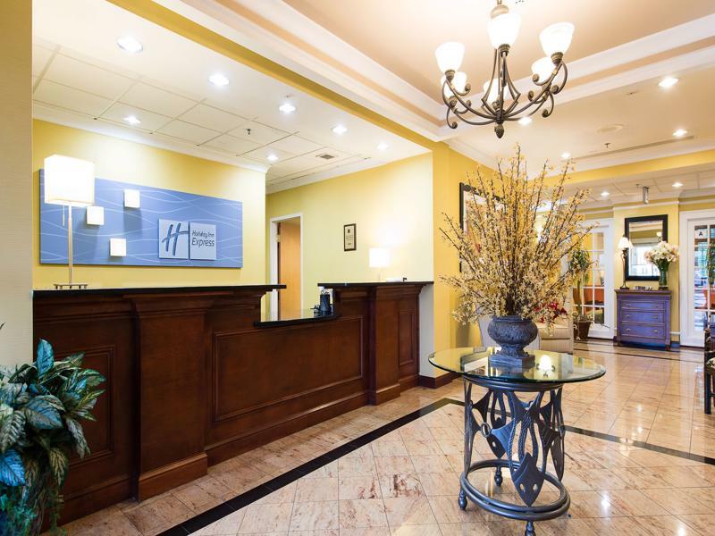 Holiday Inn Express & Suites Columbia-I-26 @ Harbison Blvd By Ihg Eksteriør billede