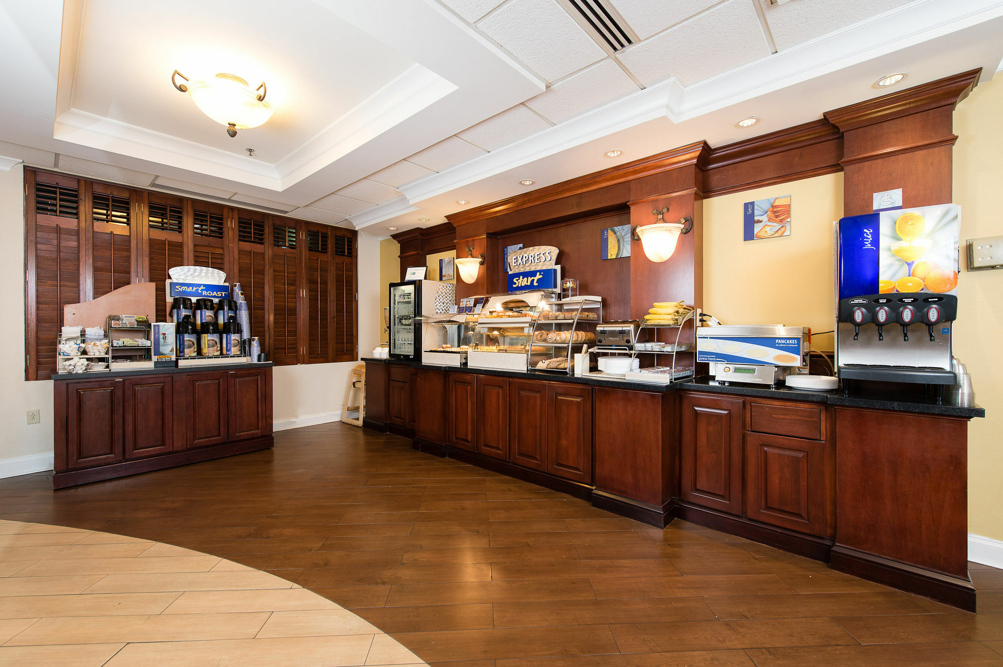 Holiday Inn Express & Suites Columbia-I-26 @ Harbison Blvd By Ihg Eksteriør billede
