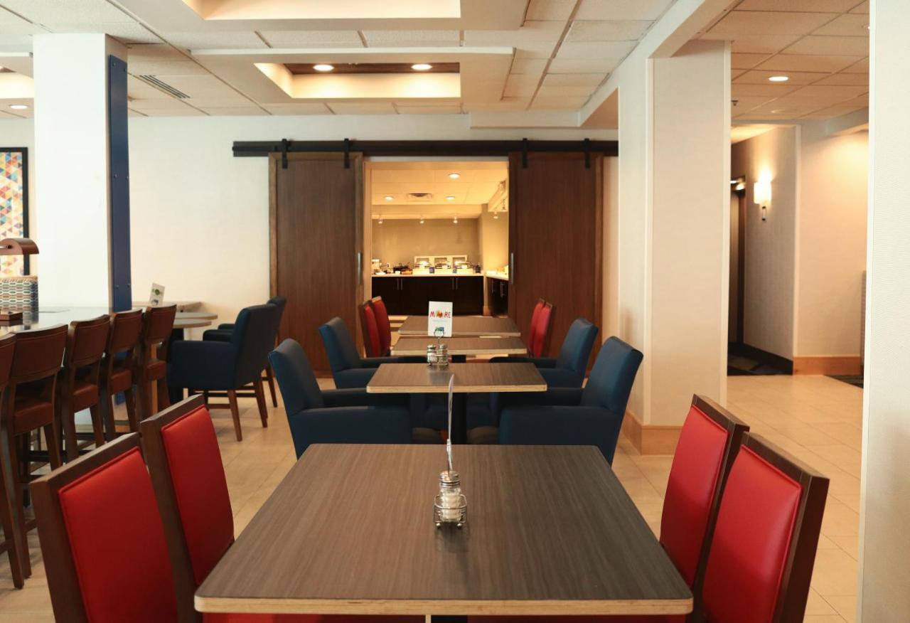 Holiday Inn Express & Suites Columbia-I-26 @ Harbison Blvd By Ihg Eksteriør billede